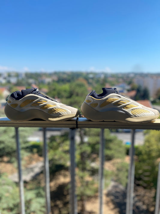 ADIDAS YEEZY BOOST 700 (occasion)